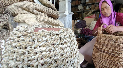 Kerajinan Tangan: Tujuan, Jenis, hingga Ide-idenya